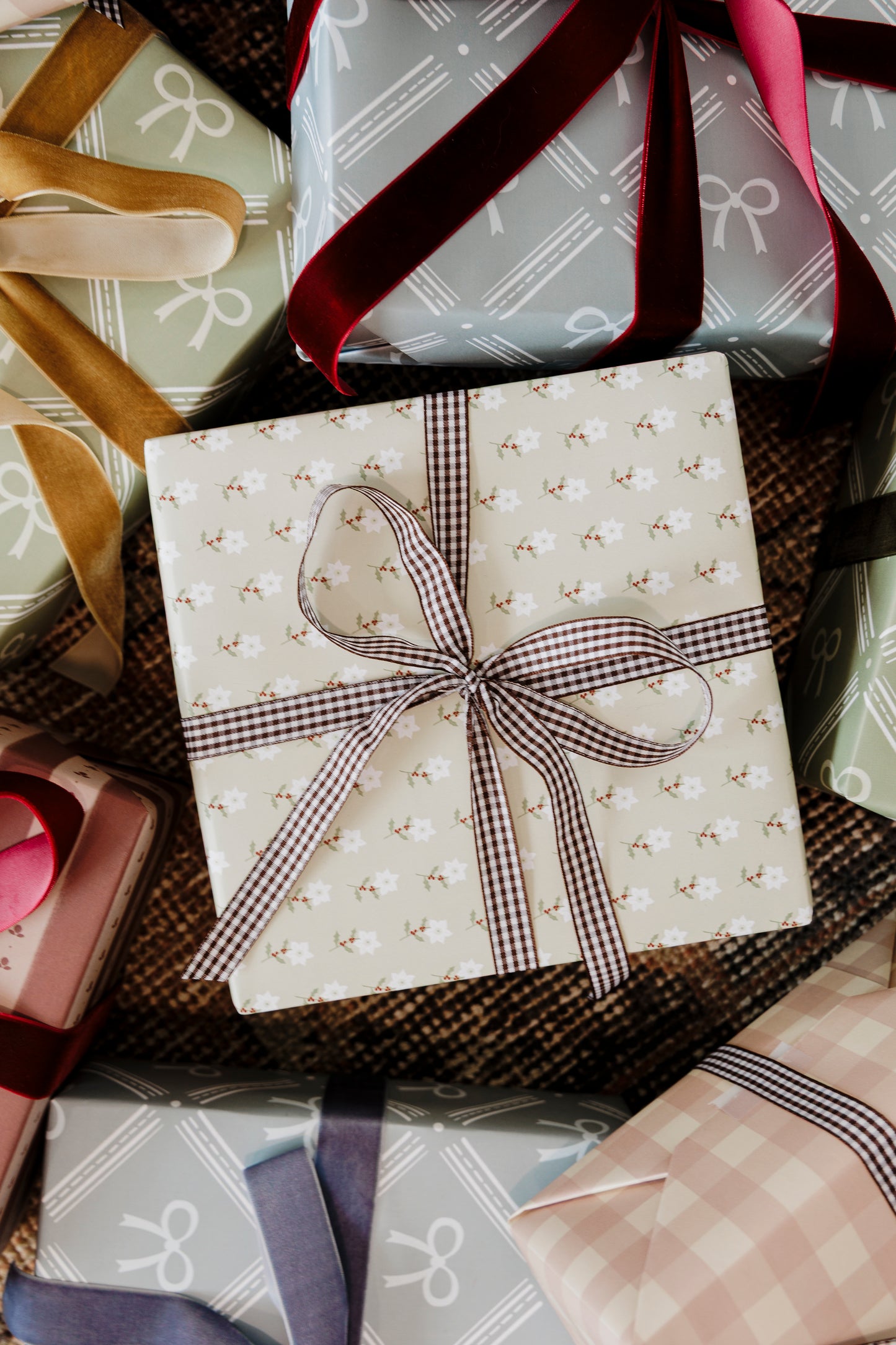 Neutral Tiny Flowers Gift Wrapping Paper
