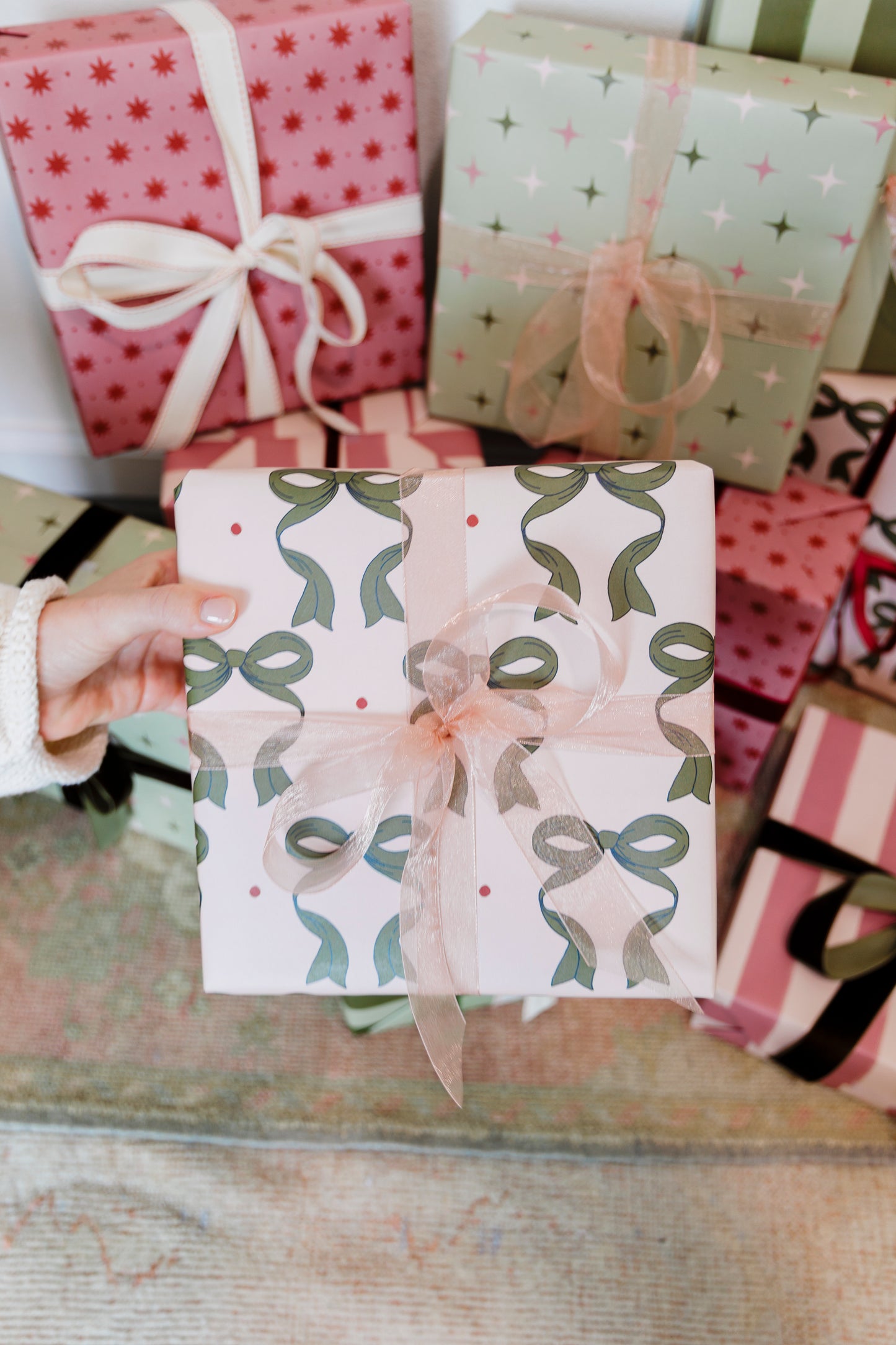 Bow Gift Wrapping Paper