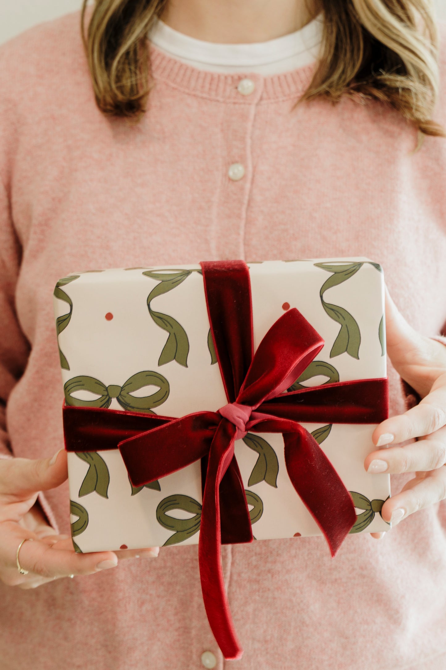 Bow Gift Wrapping Paper